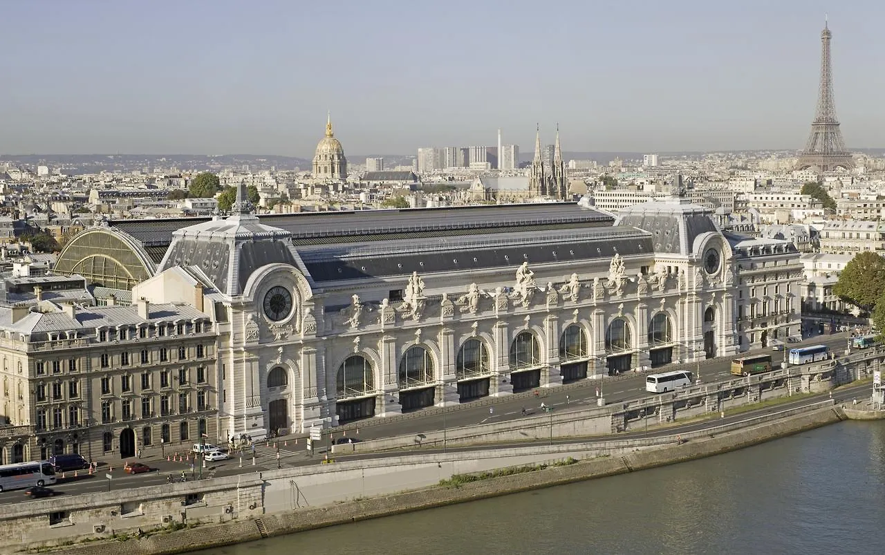 Amazing View Of Paris Apartment